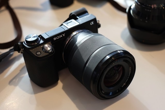 Das Sony 28-70 an der NEX-6.